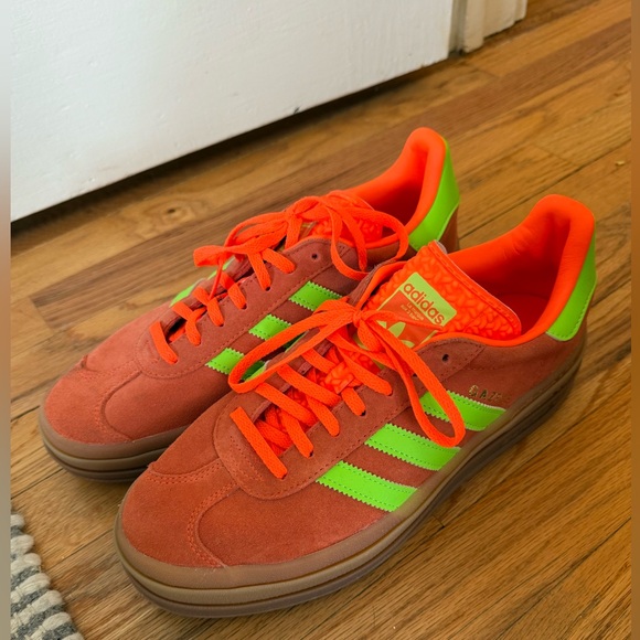 Women’s adidas gazelle 9.5 - Picture 3 of 5